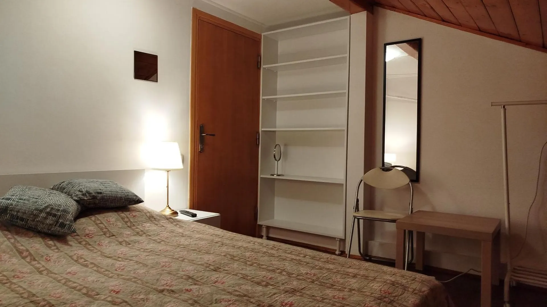Central Victoriei Guesthouse 布加勒斯特