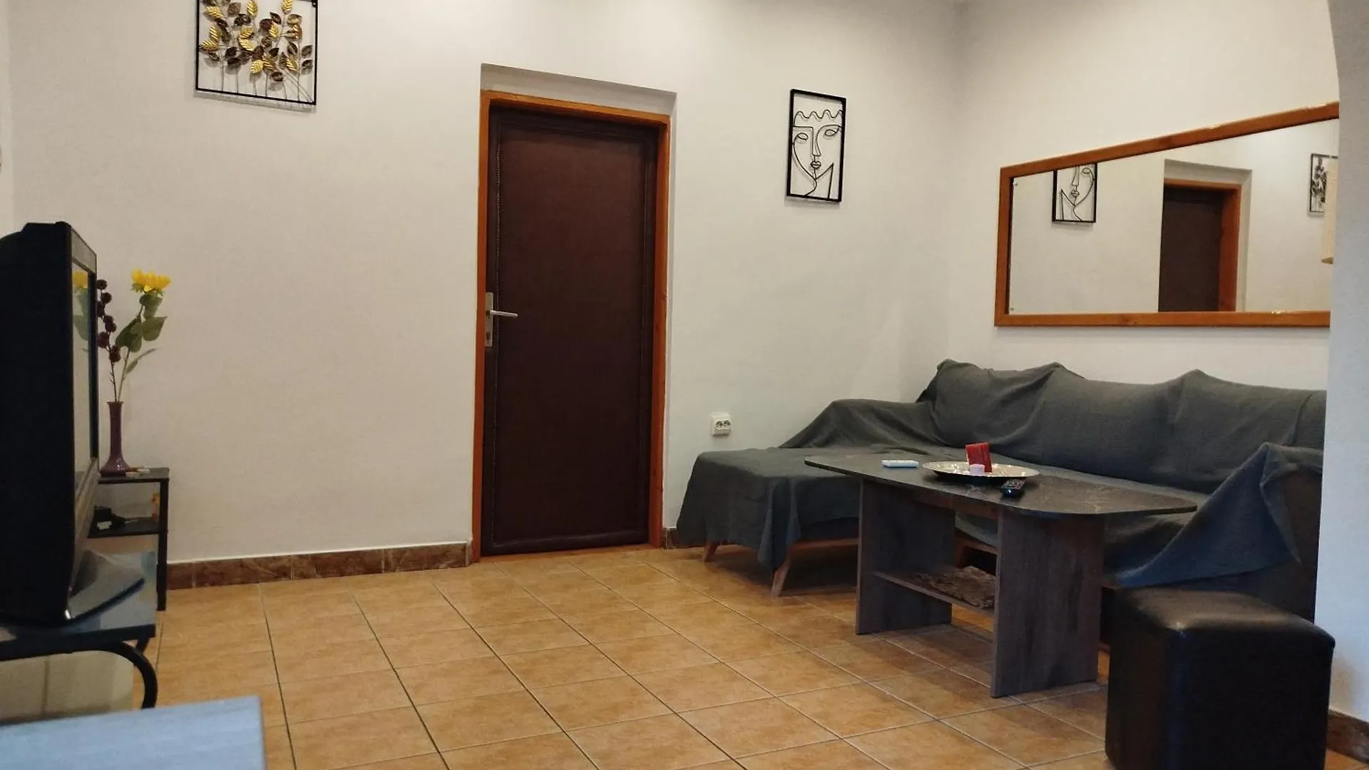 Central Victoriei Guesthouse 布加勒斯特 罗马尼亚