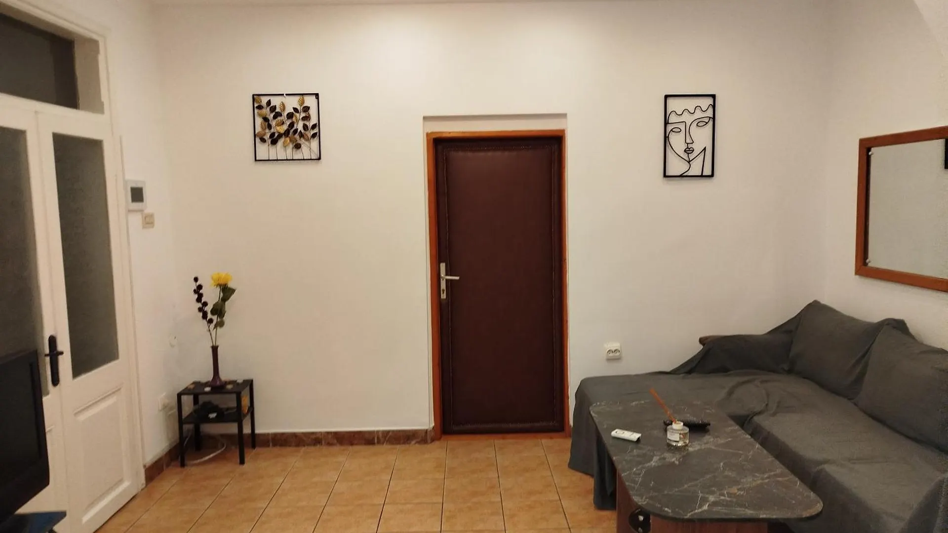 Central Victoriei Guesthouse 布加勒斯特 罗马尼亚