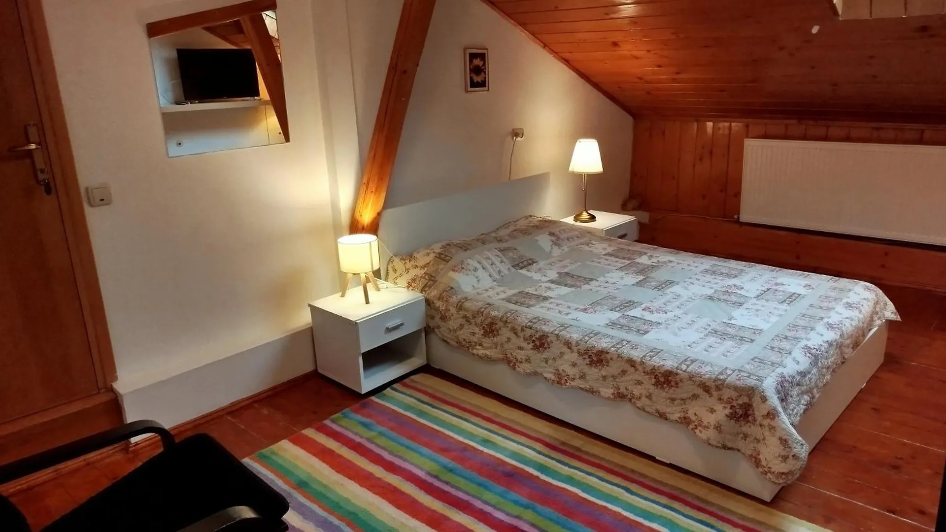 Central Victoriei Guesthouse 布加勒斯特 民宿